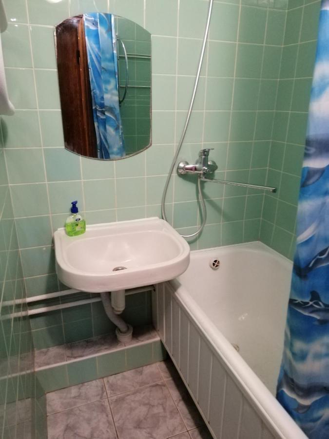 Патриарха Скрипника 7,Жд Вокзал, Ультрамарин Apartamento Kiev Exterior foto